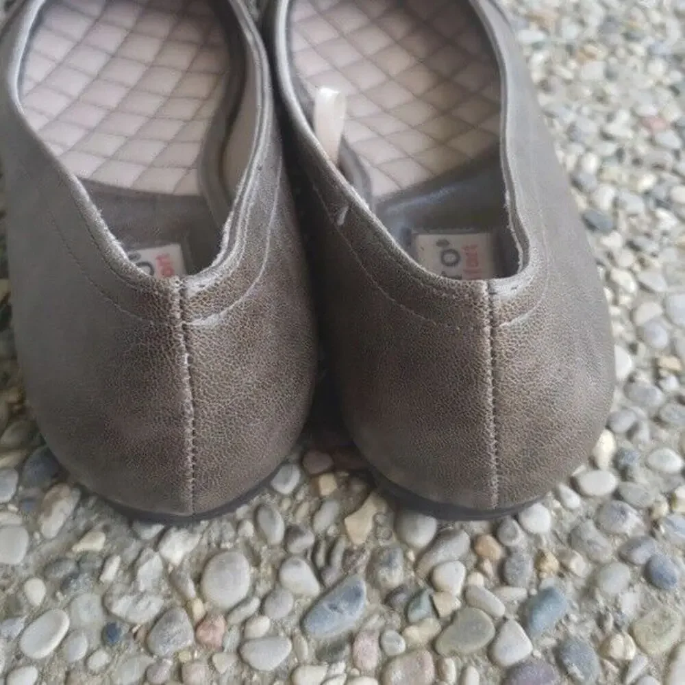 Rialto Comfort Brown Jeweled Flats Size 7.5
